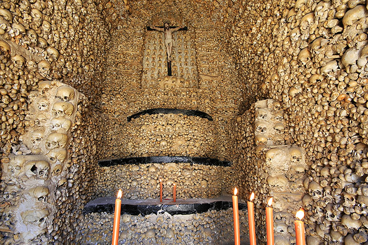Capela dos Ossos (Knochenkapelle)