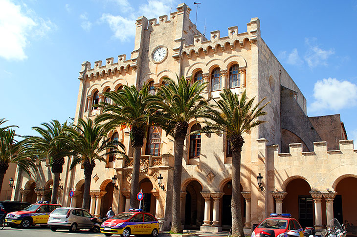 Il municipio di Ciutadella